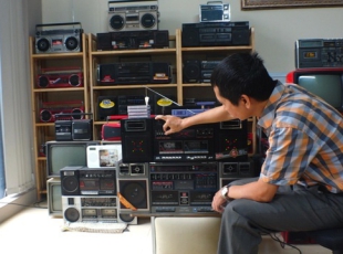 Bộ sưu tập 1000 chiếc đài radio cassette cổ gần 1 tỷ tại Hà Nội